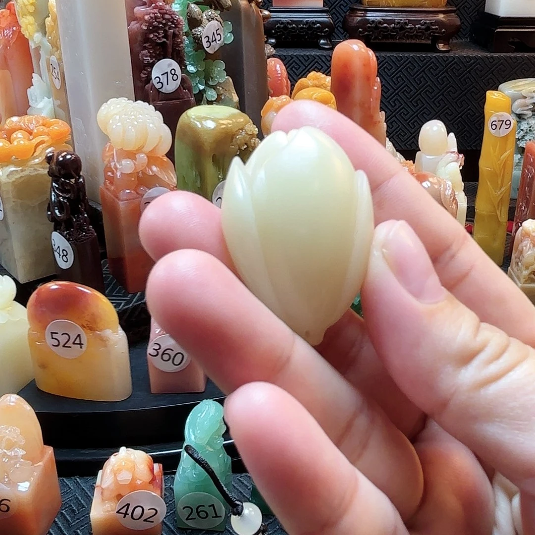 寿山石其他芙蓉玉兰花