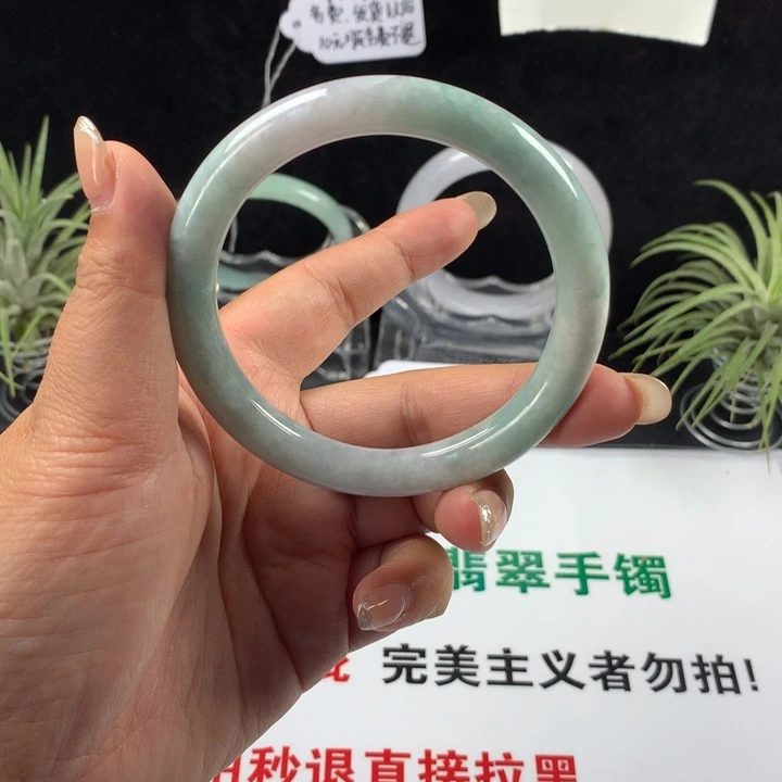 翡翠未镶嵌手镯30