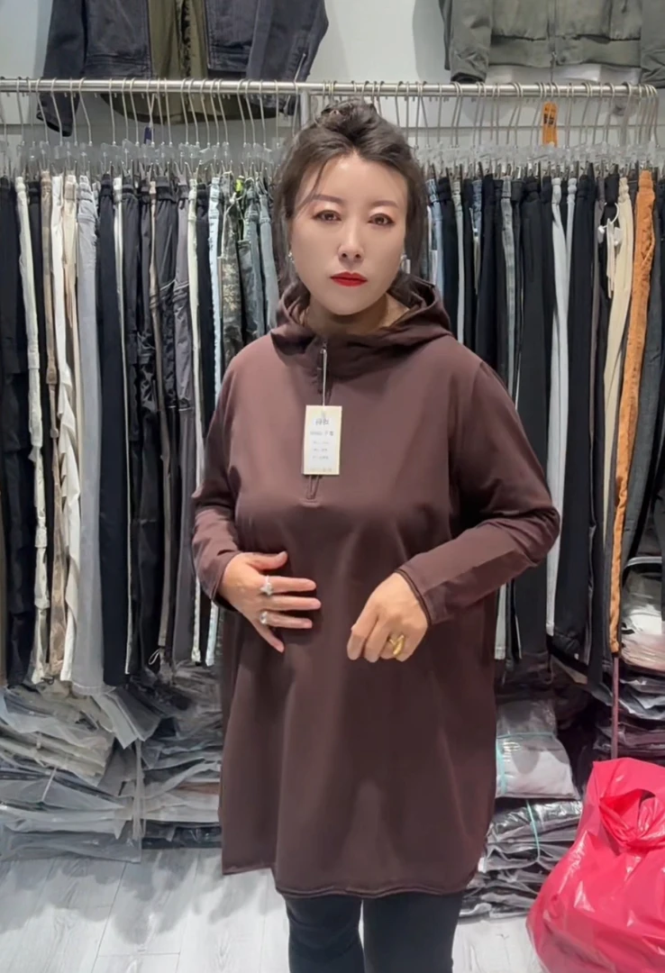 女连帽通勤纯色卫衣