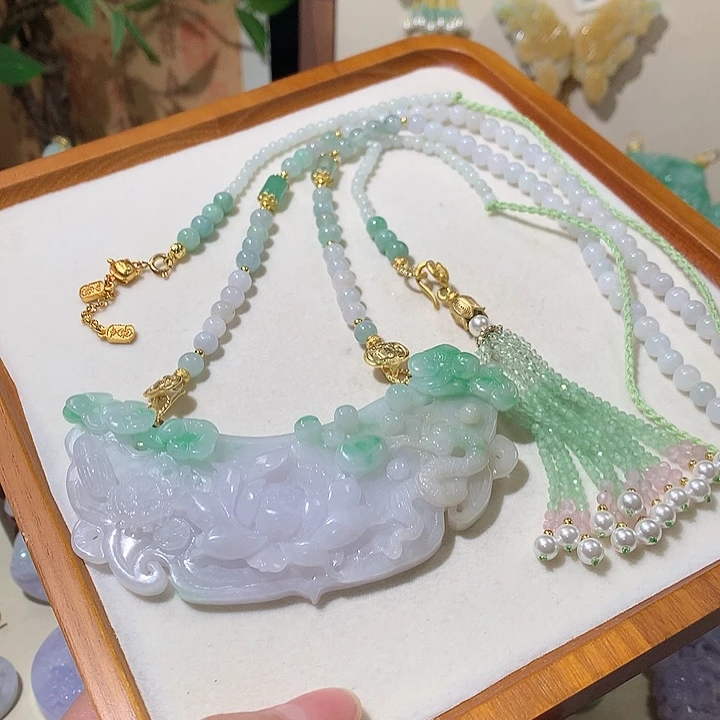 翡翠未镶嵌颈饰翡翠吊坠