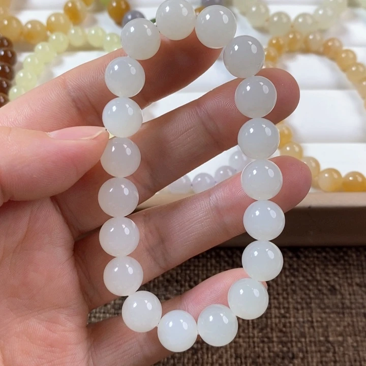 啧***龙和田玉未镶嵌手串