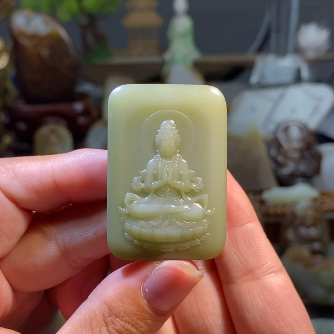 和田玉未镶嵌颈饰粉青观音