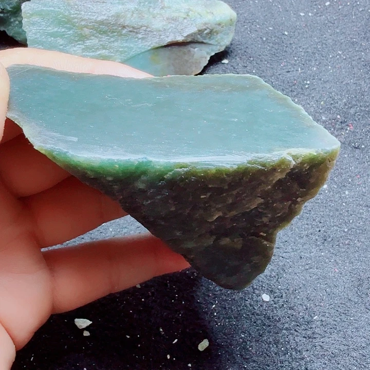 未镶嵌和田玉（糖玉）珠宝半成品