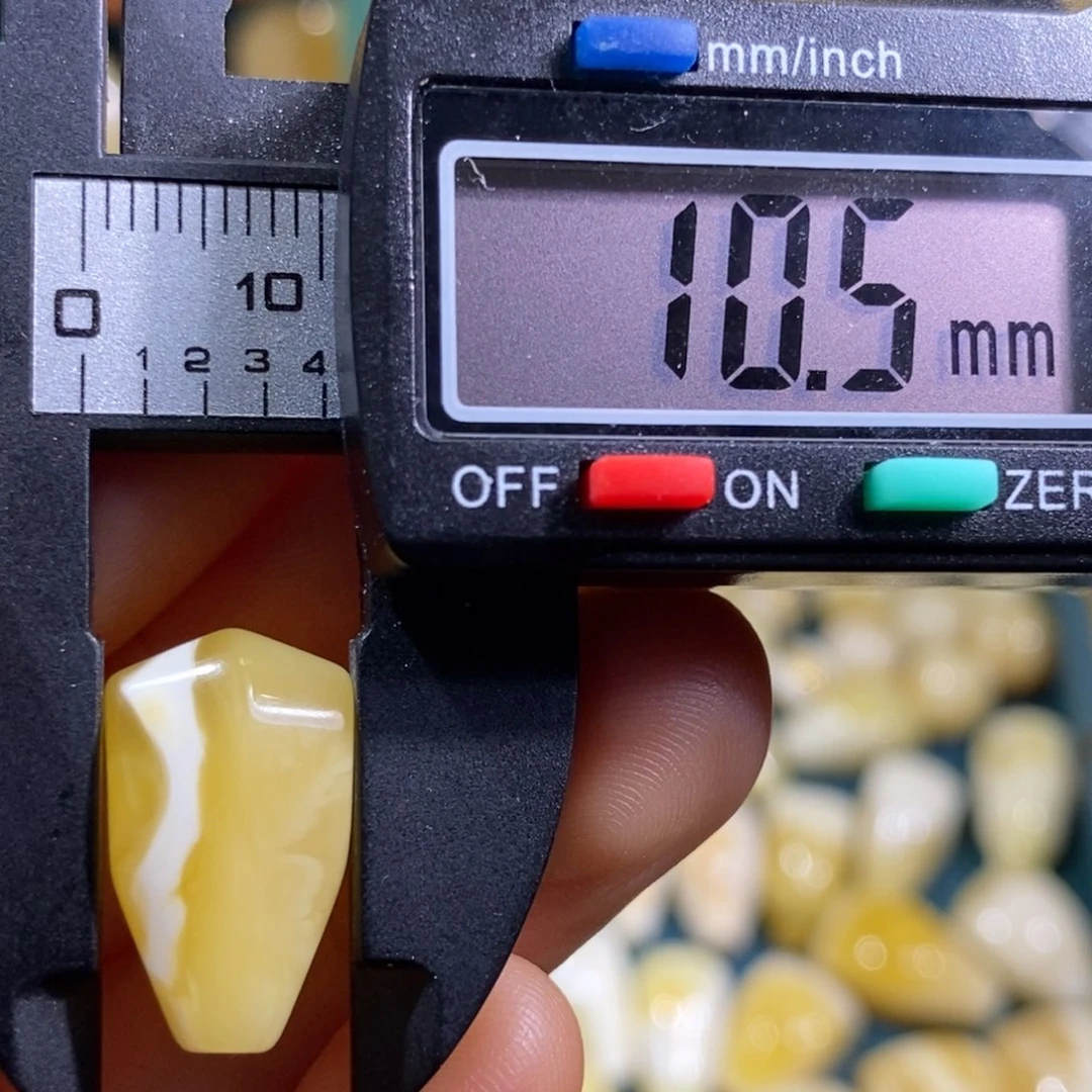 未镶嵌蜜蜡裸石配饰