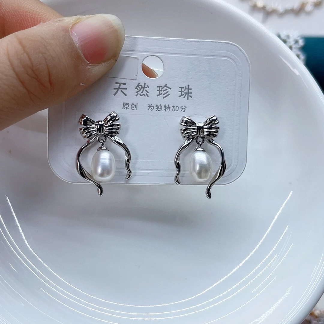 银S925镶嵌耳饰淡水珍珠