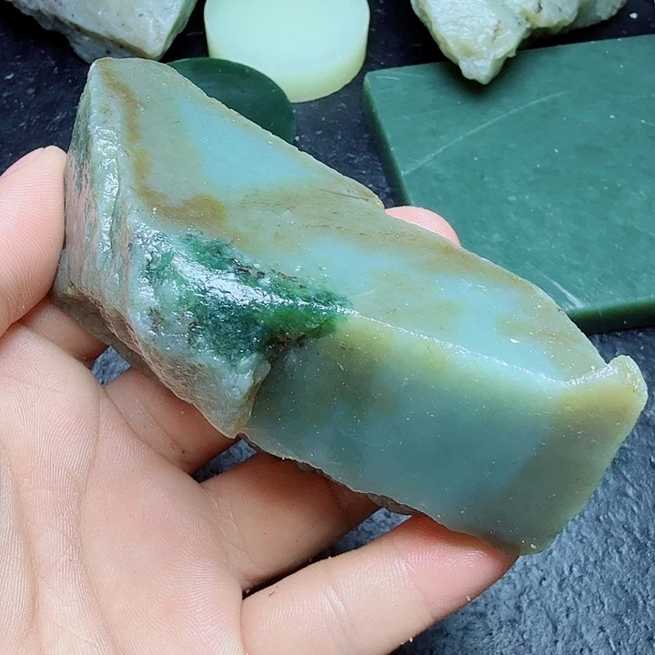 和田玉（糖玉）未镶嵌珠宝奇石