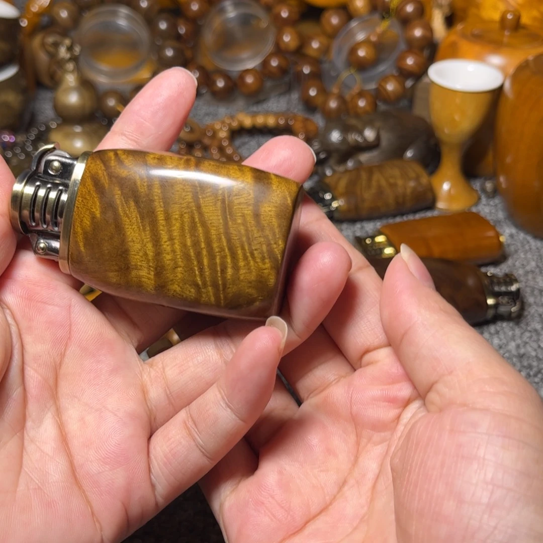 金丝楠阴沉黄花纹打火机