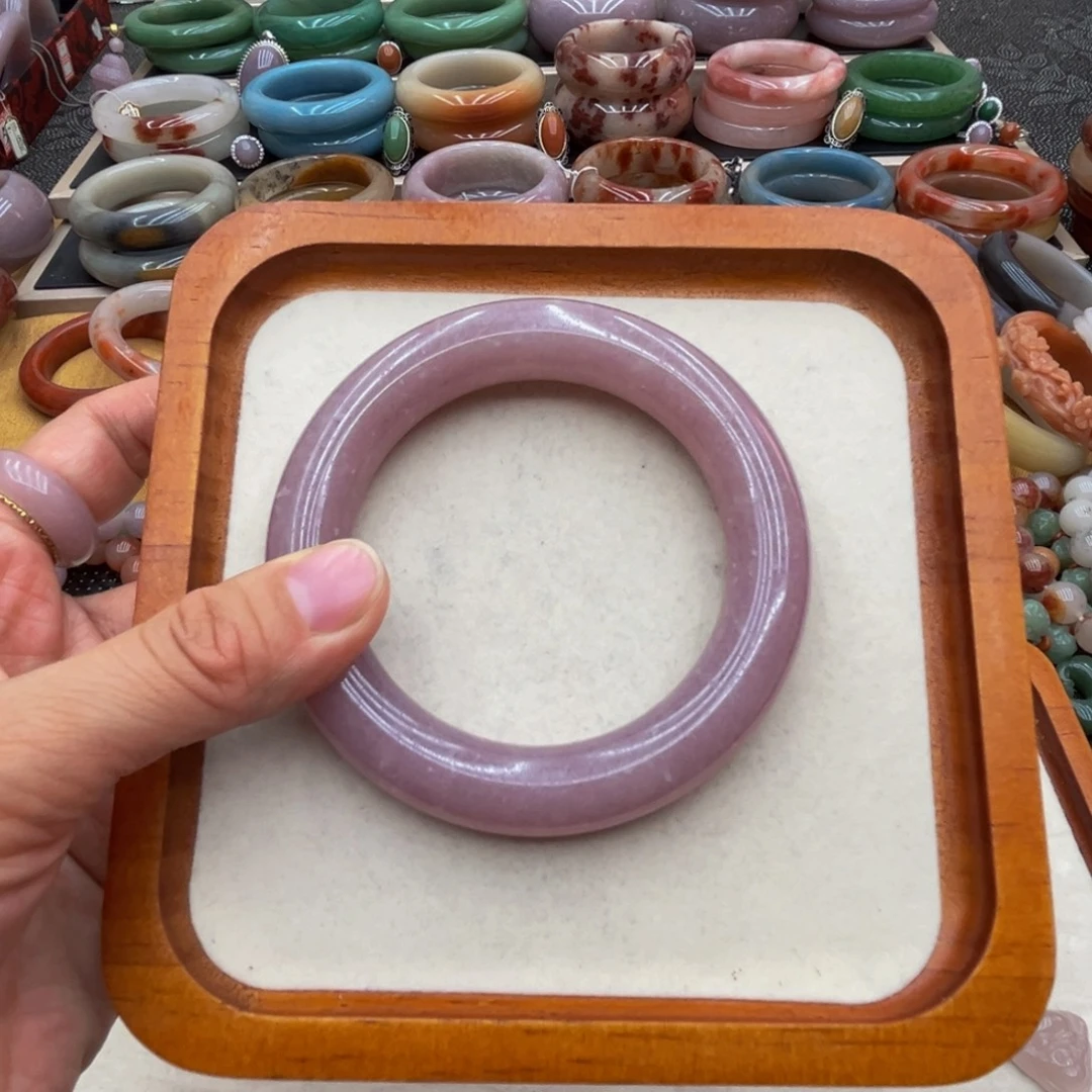 五***五石英岩玉未镶嵌圈口60