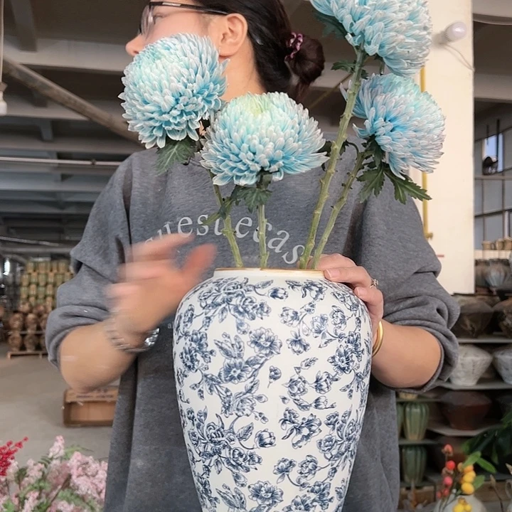 景德镇陶瓷花瓶工厂