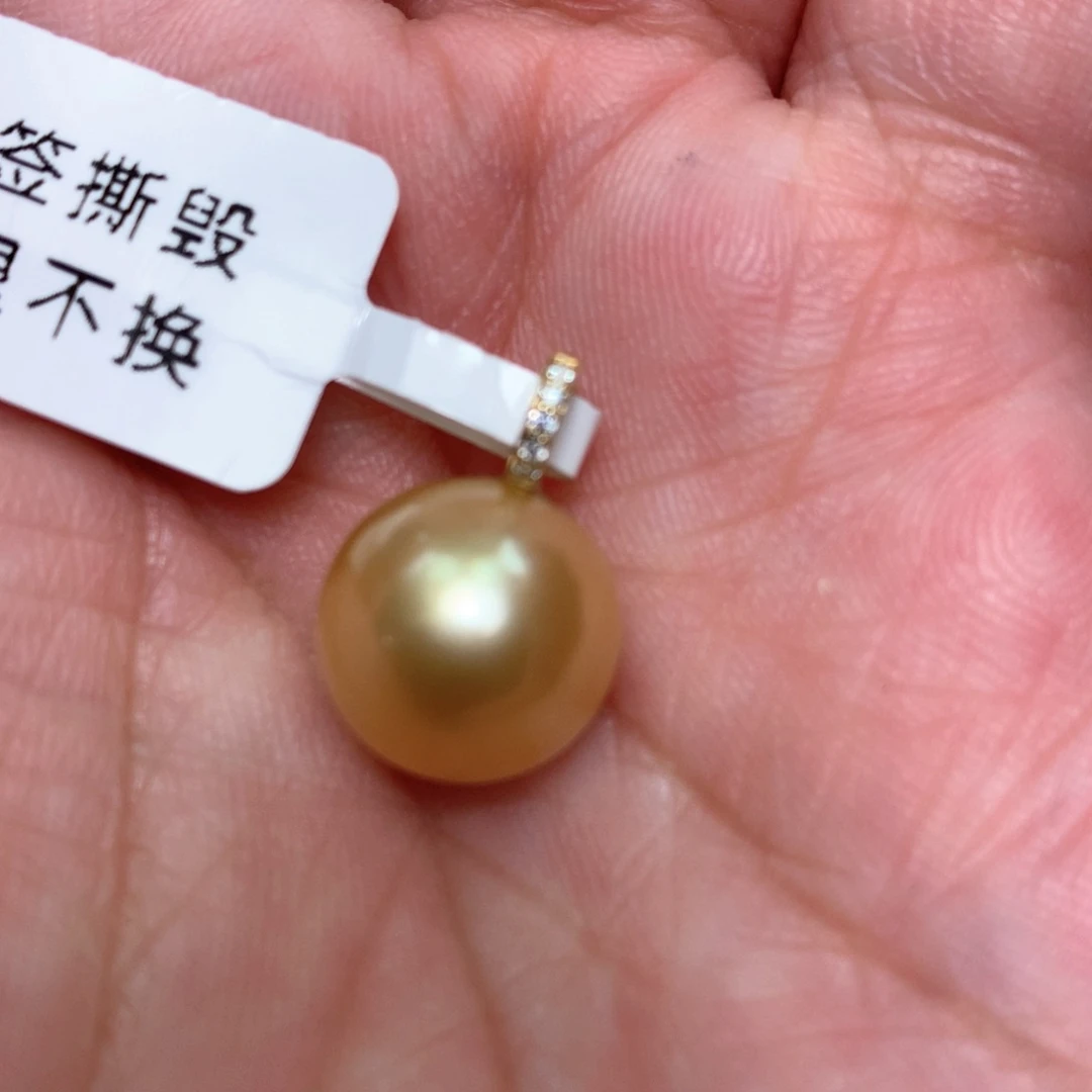 颈饰18K金镶嵌海水珍珠