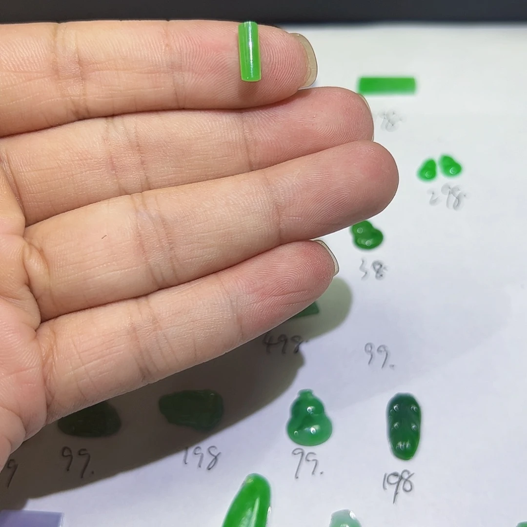 裸石翡翠小*天然缅甸A货翡翠