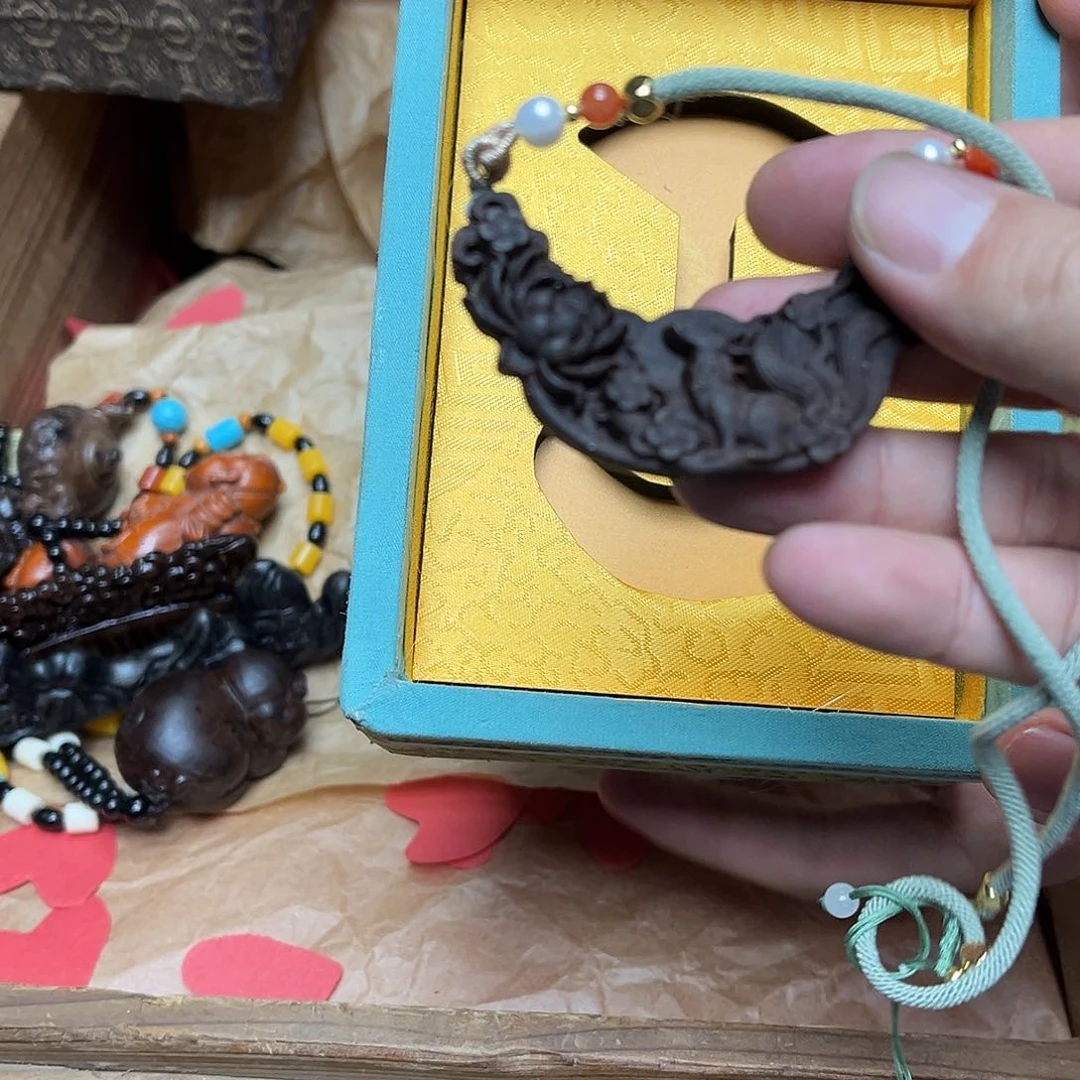 大叶紫檀（黑酸枝木类）