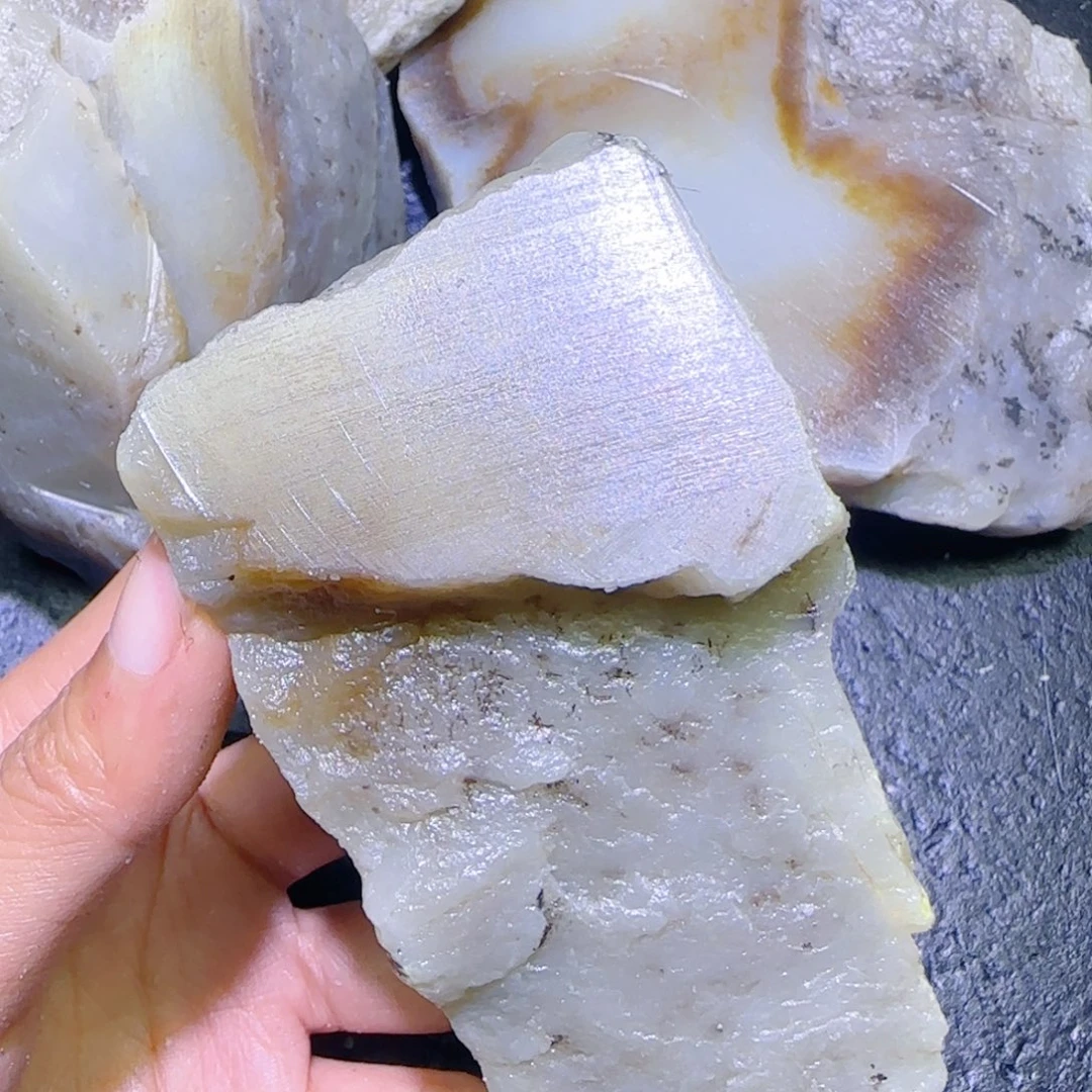 和田玉未镶嵌珠宝半成品