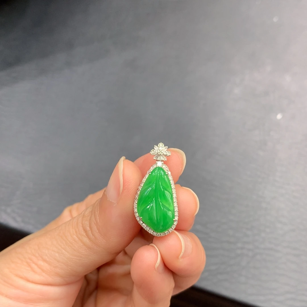 吊坠(不含链)18K金镶嵌翡翠