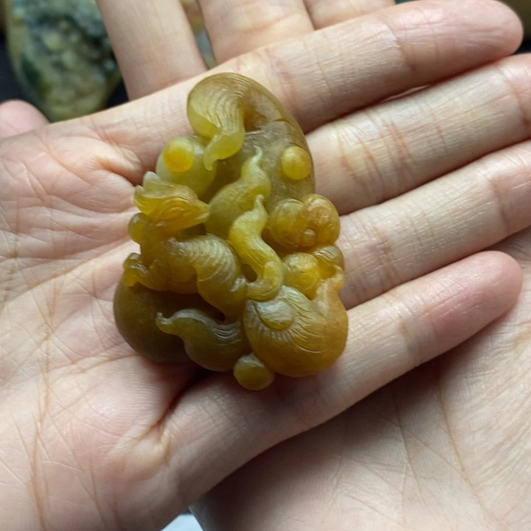 宁***远定制翡翠未镶嵌九尾狐