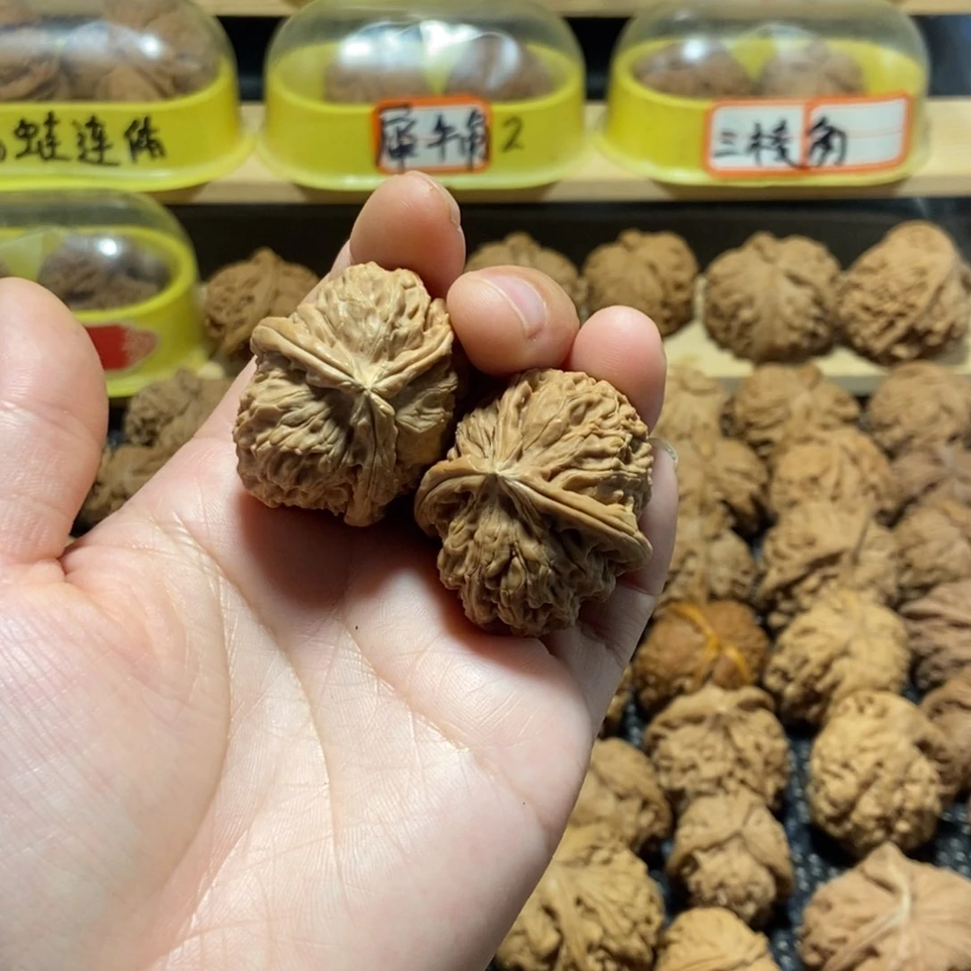 文玩核桃吊坠天**顺核桃异形