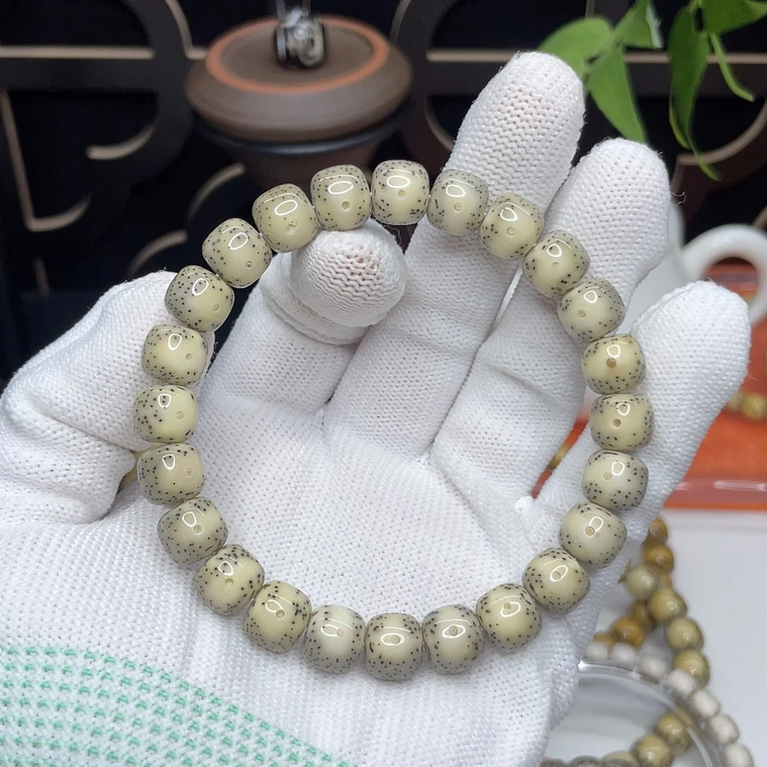 星月菩提吊坠13。9.5/8.5骨瓷白黄金瞳月朗星稀