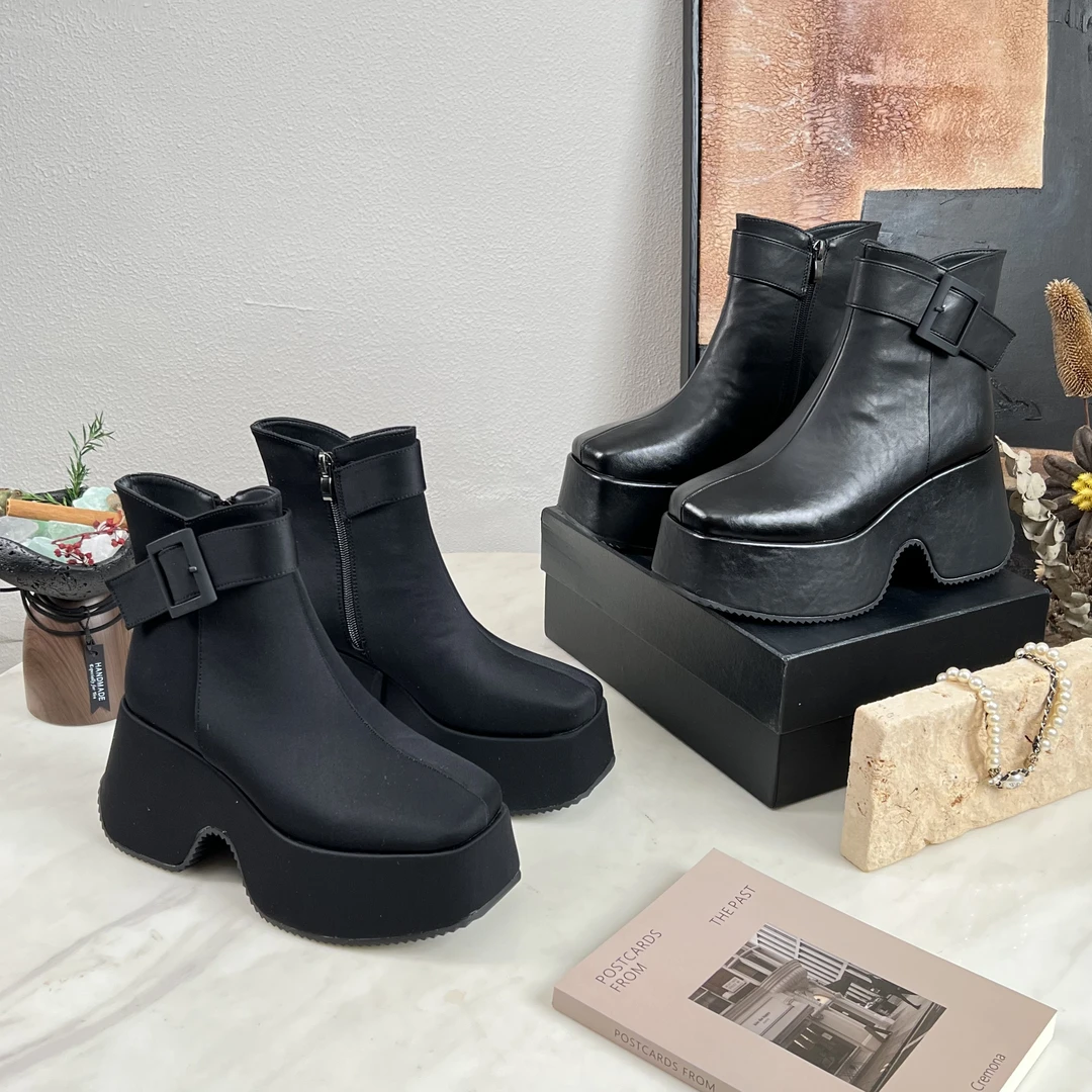 小小苏防水台修面皮女粘胶鞋马丁靴轻奢商务女款时装EDX21261