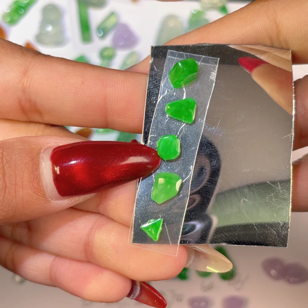 翡翠未镶嵌颈饰裸石