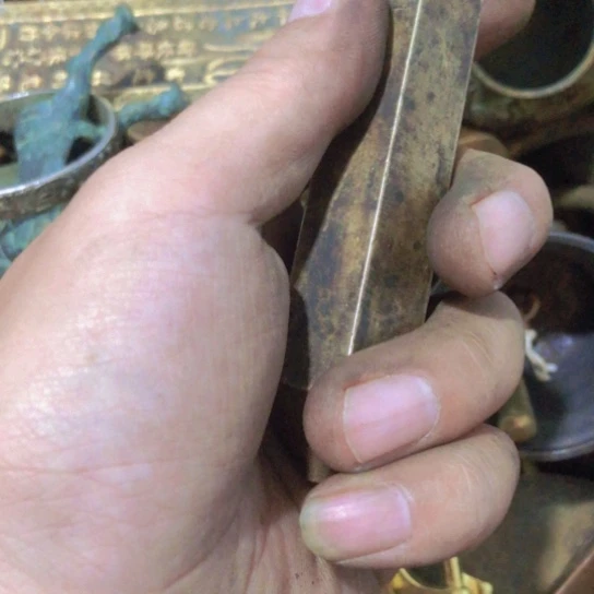 静***張闪电购铜摆件工艺品