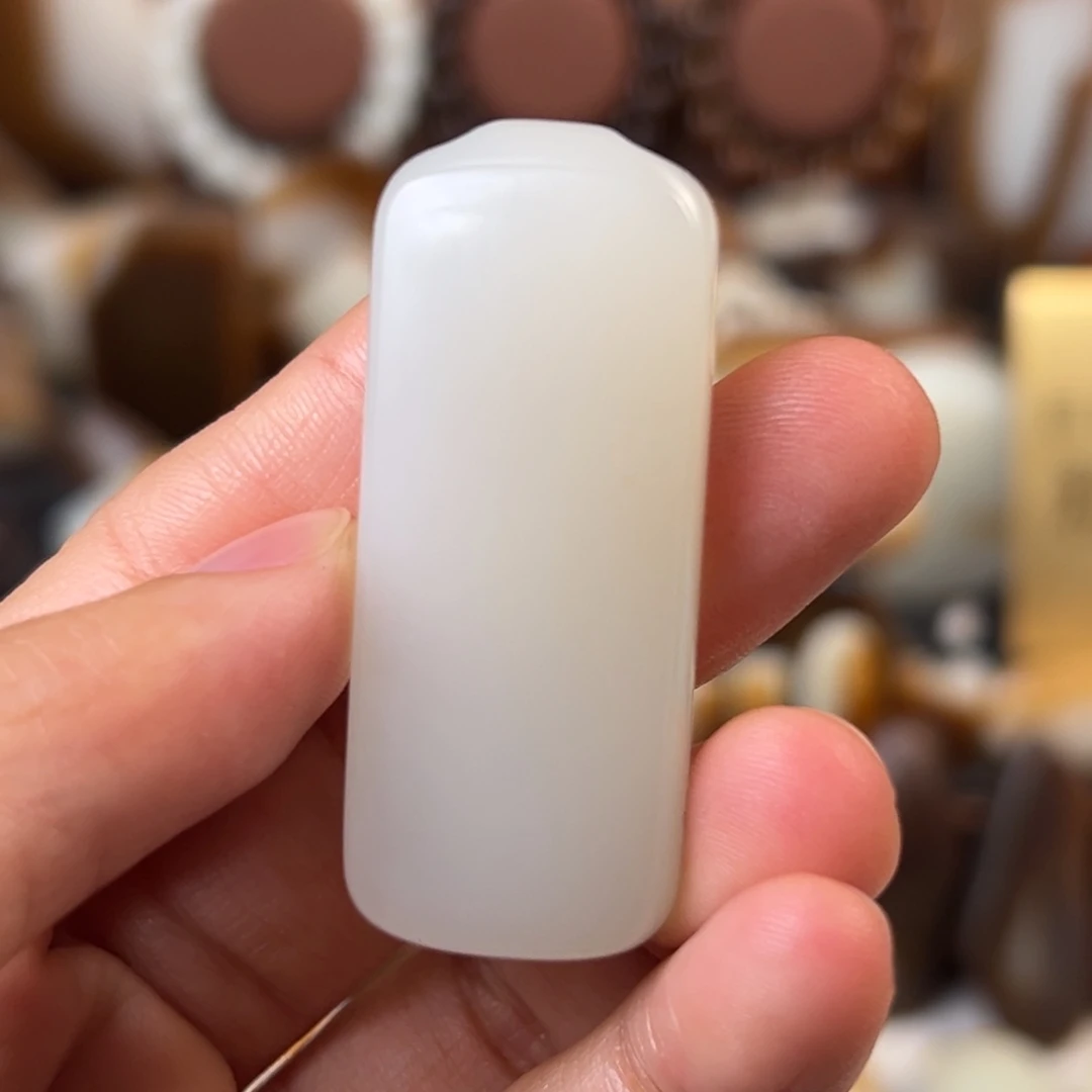 和田玉（糖玉）未镶嵌颈饰