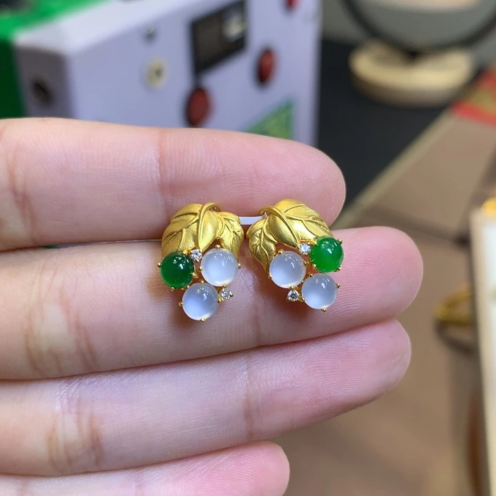 翡翠18K金镶嵌颈饰翡翠