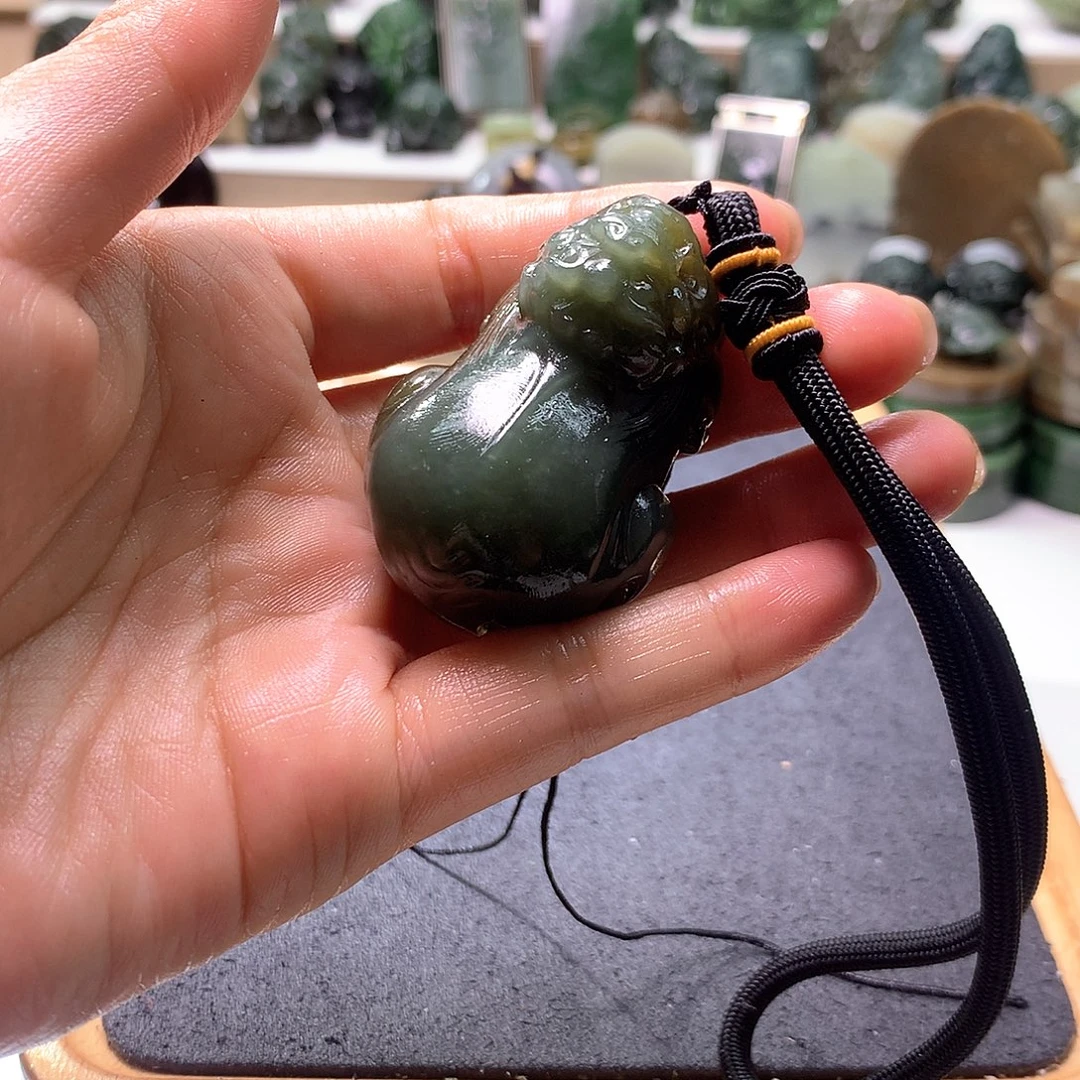 林***涛颈饰未镶嵌和田玉