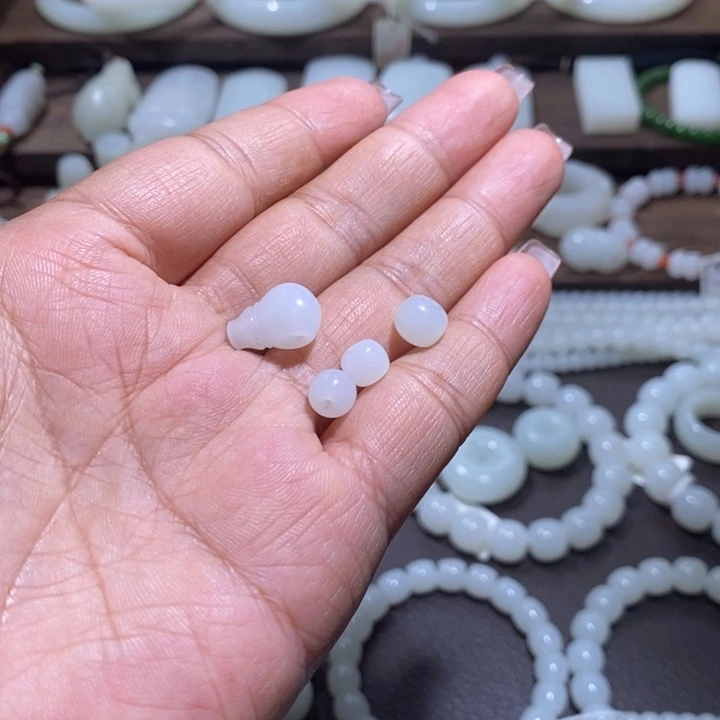 颈饰未镶嵌和田玉林*