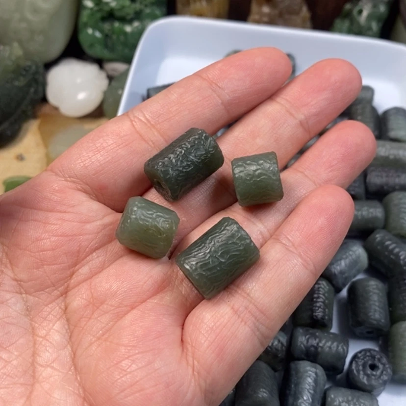 【闪购商品】和田玉挂件未镶嵌财****班