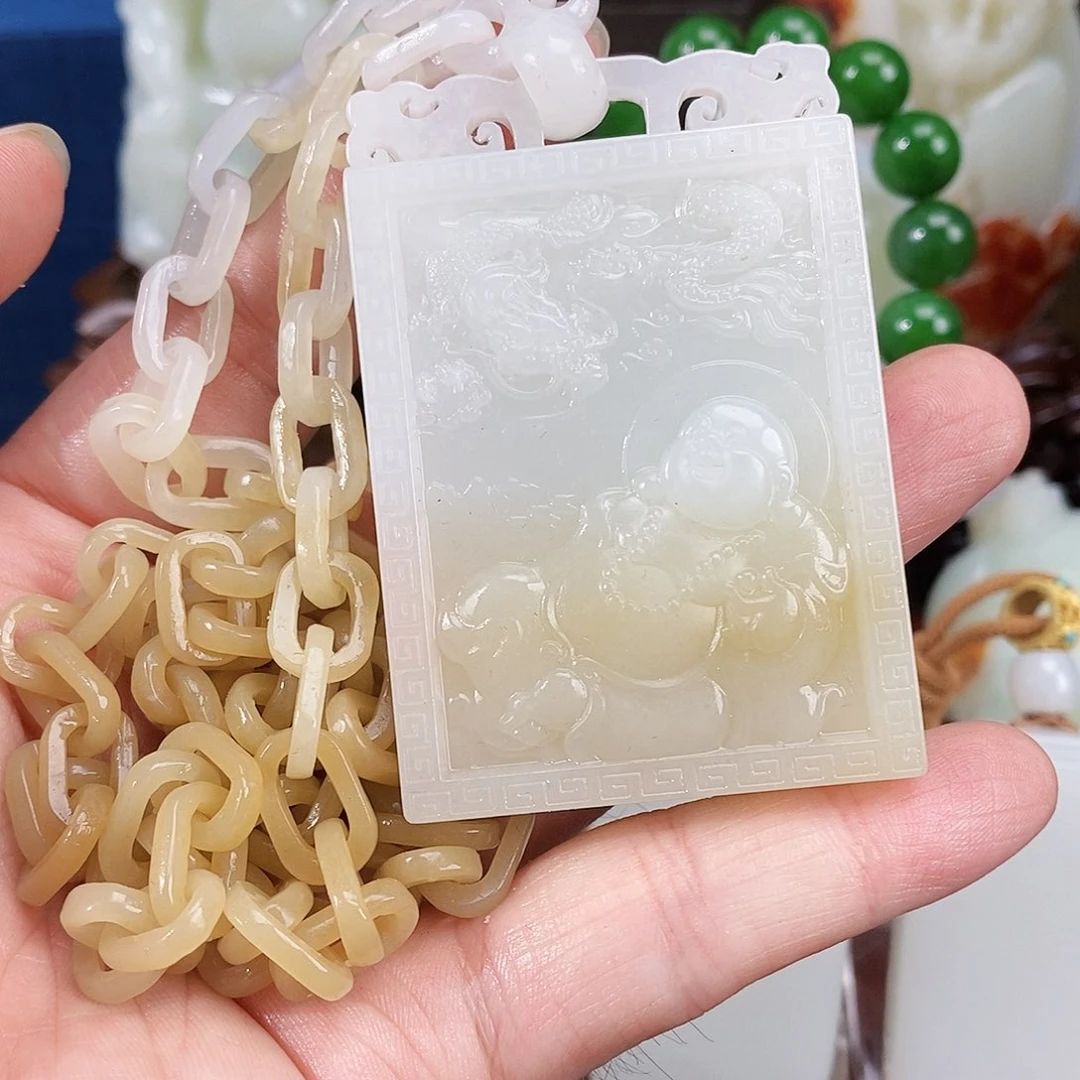安***乖和田玉未镶嵌颈饰