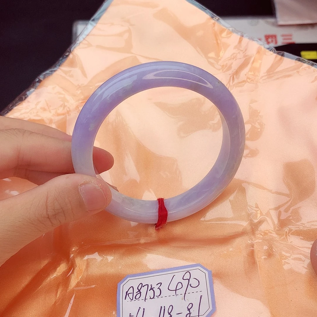 翡翠手镯未镶嵌翡翠