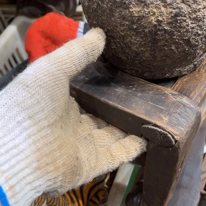 黄***紫一物一图，工艺品。