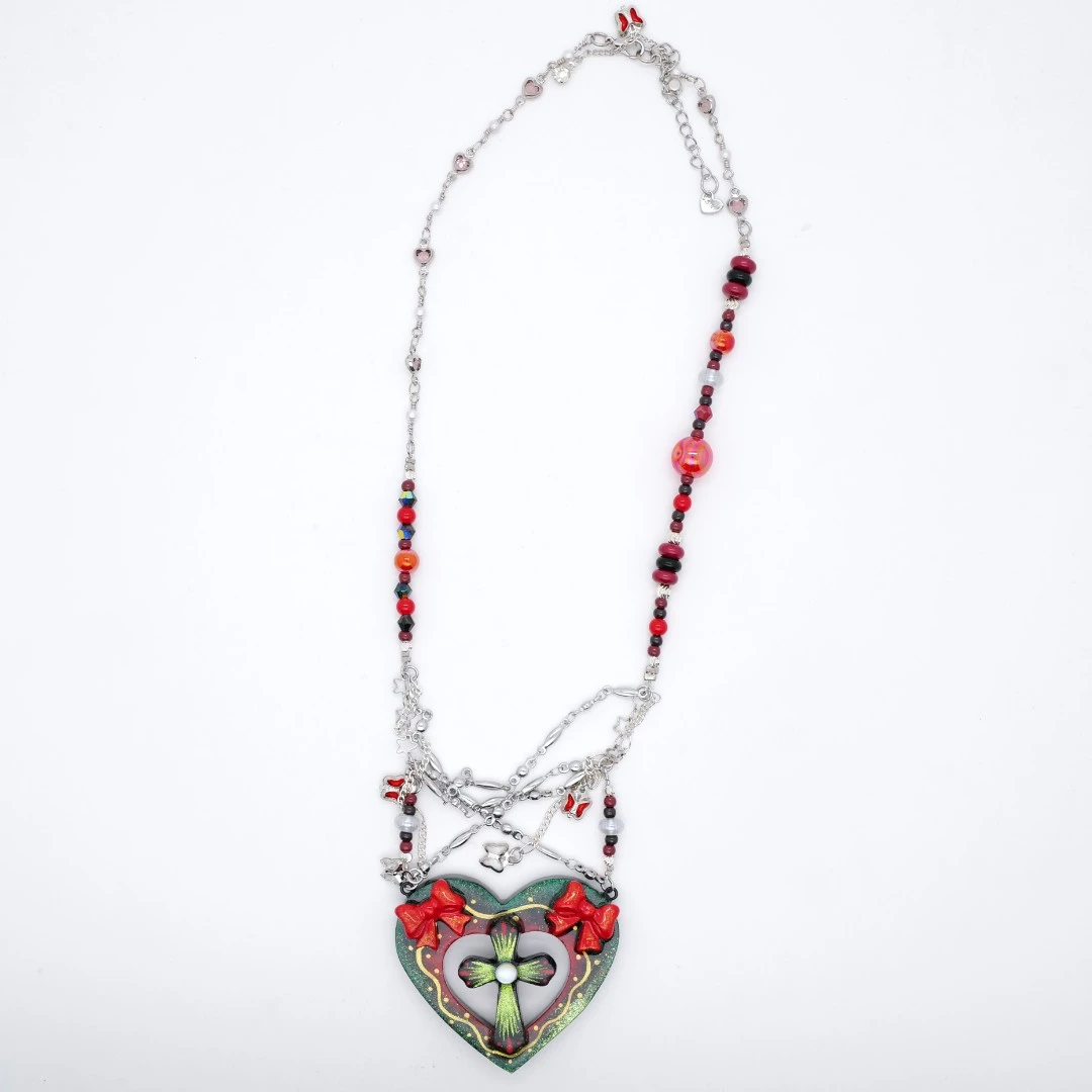 PM 王甜心工作室《爱心》石塑粘土作品，仅一件（非王甜心本人绘画）