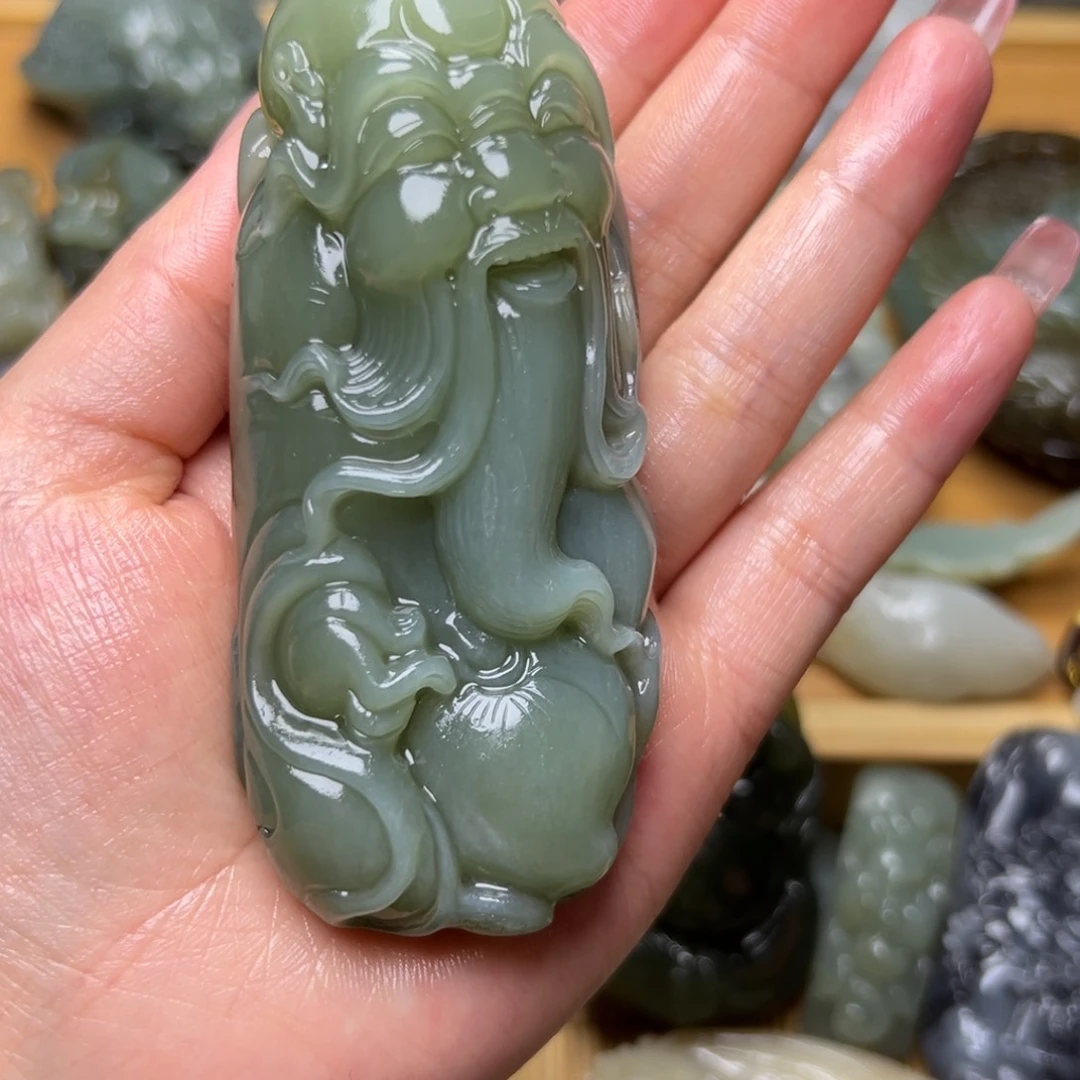 和田玉未镶嵌颈饰芙**莲