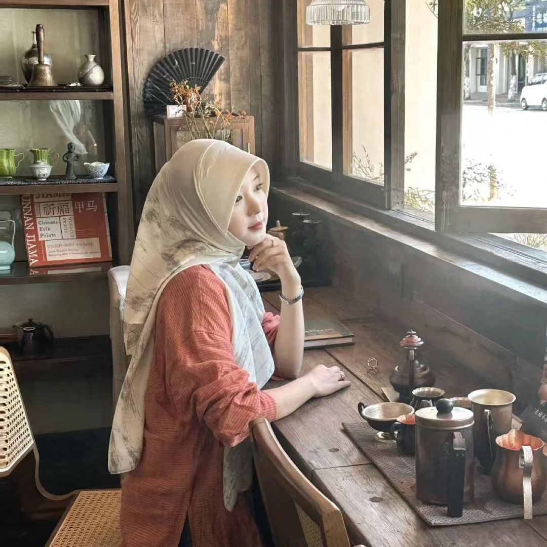 （不退换） 森奈9月新款 流影 两色可选 简单大方绕巾 造型多变