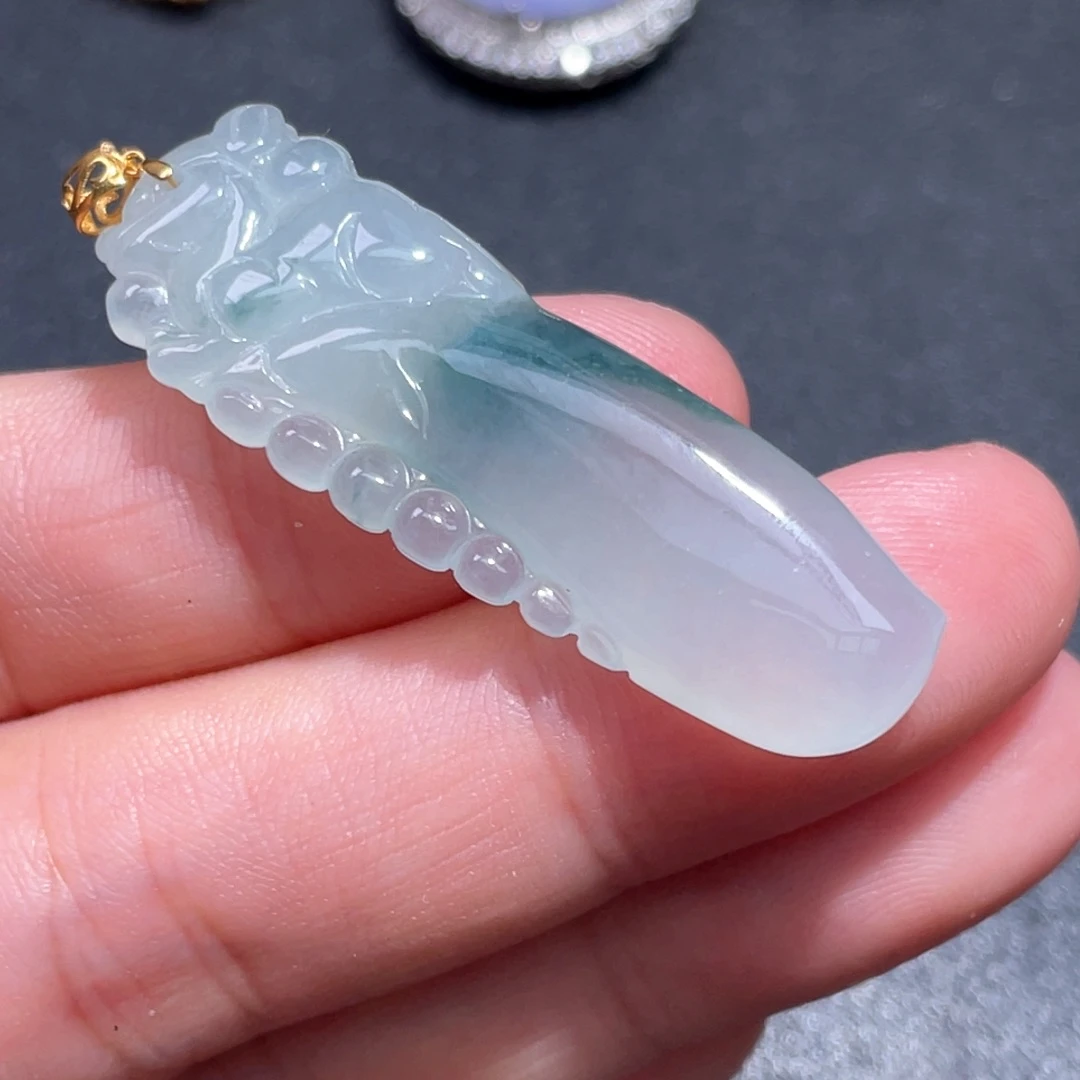 颈饰18K金镶嵌翡翠
