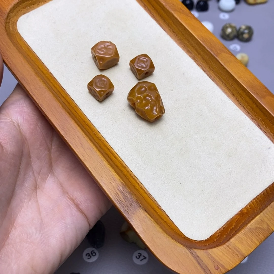 蛇纹石玉配饰合金平