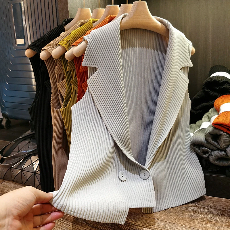 叠穿神器~西装翻领双排扣纯色褶皱马甲外套女通勤百搭显瘦上衣