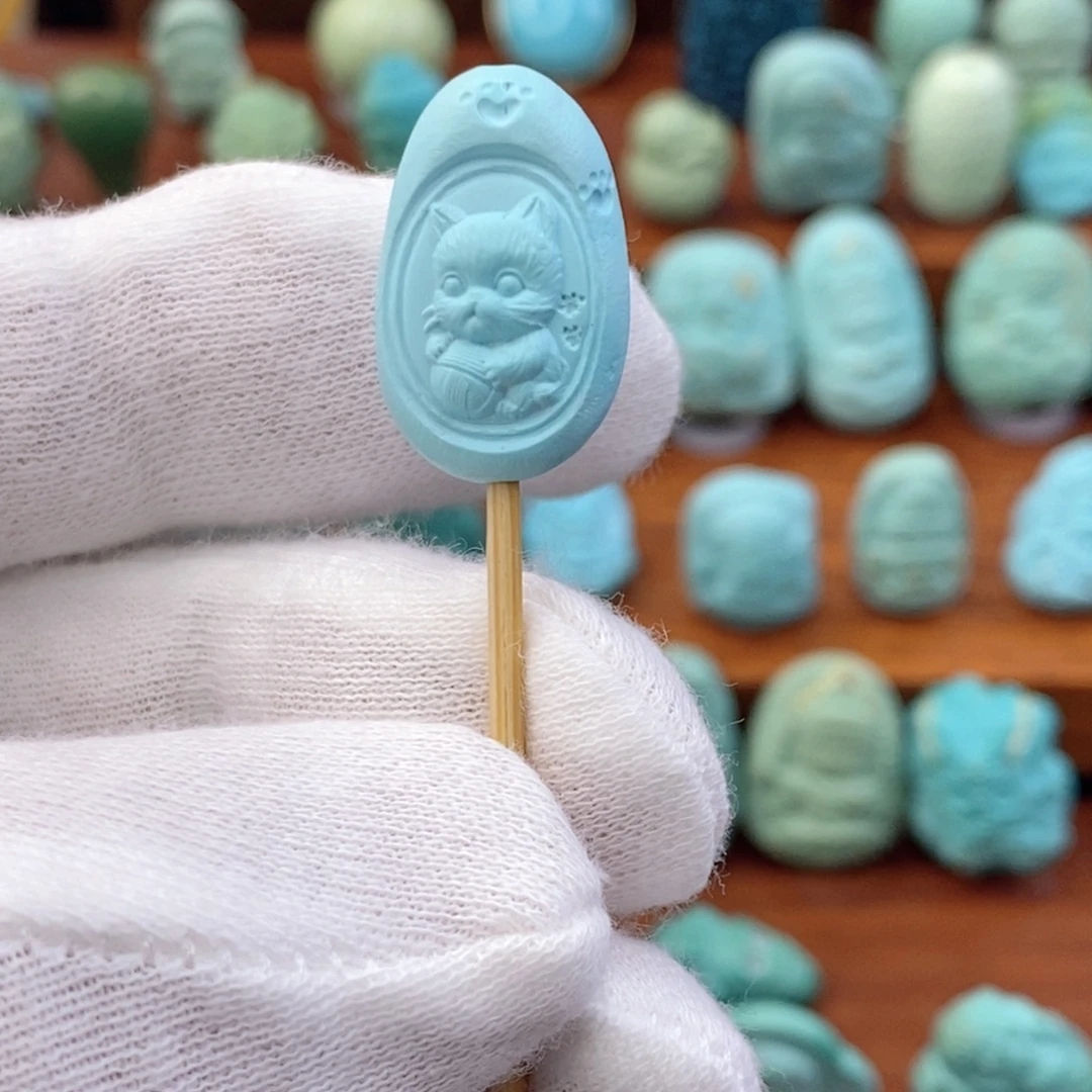 绿松石未镶嵌珠宝奇石