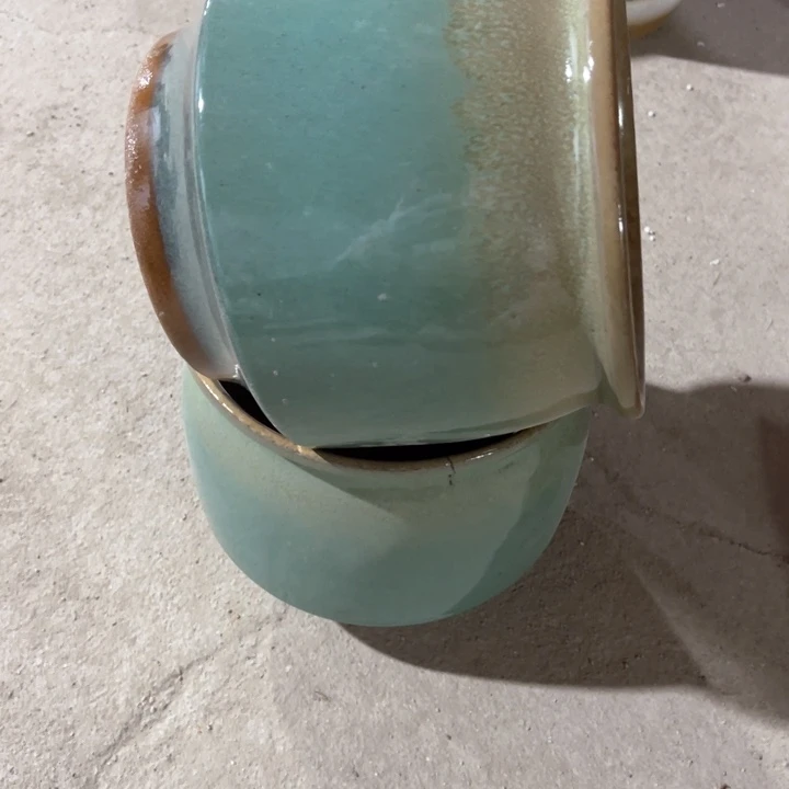 紫砂口径18高度19两只瑕疵