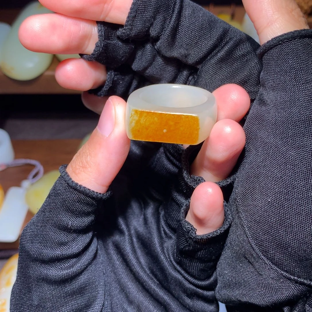 快***妹未镶嵌戒指和田玉