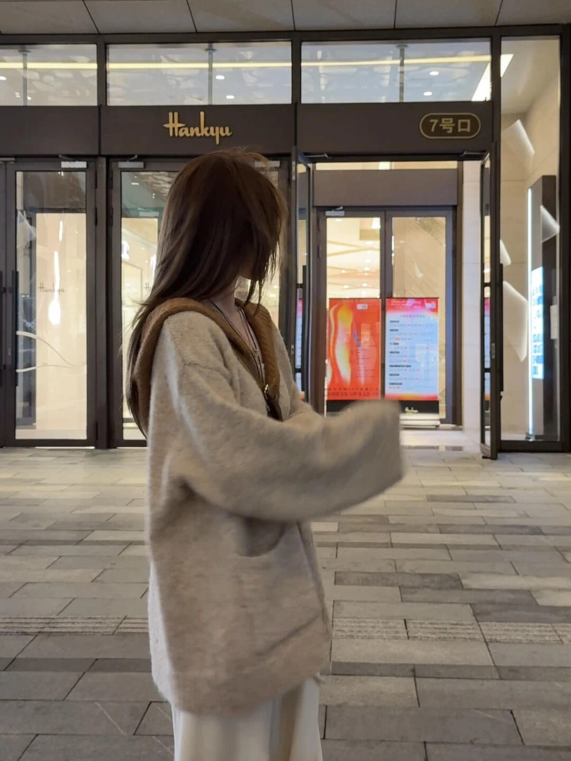 法式复古慵懒风连帽V领针织开衫女秋冬新款宽松显瘦软糯毛衣外套