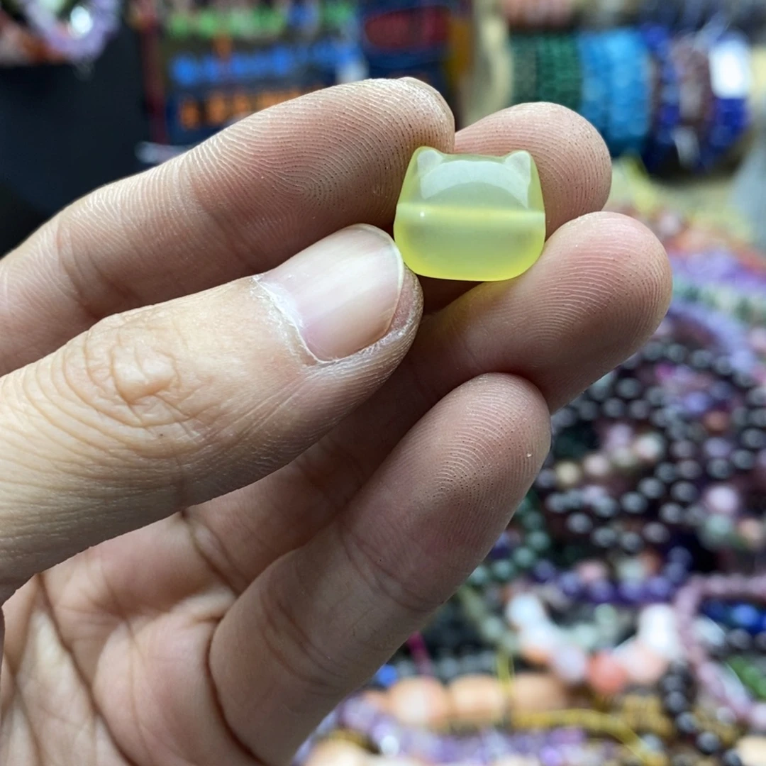 玛瑙/玉髓未镶嵌珠宝半成品一个岫玉猫头A154