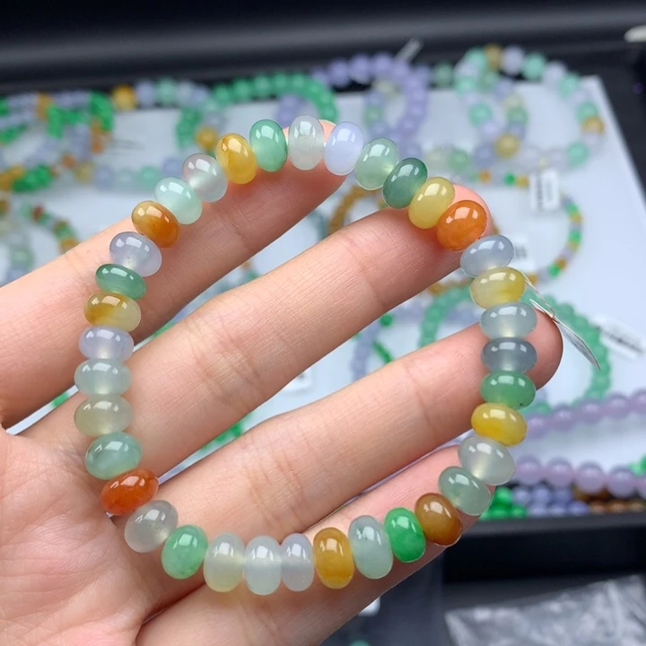 翡翠手镯未镶嵌翡翠