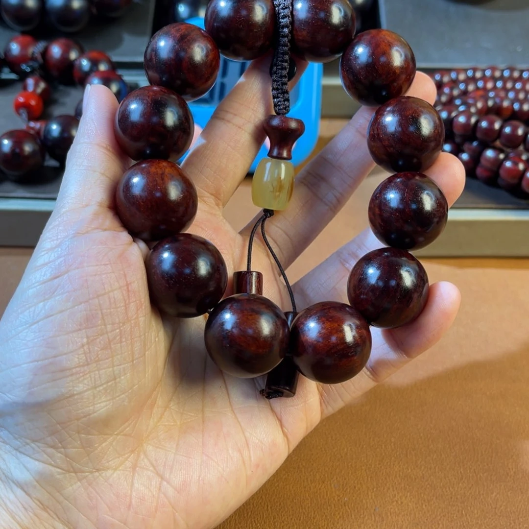 鸿****檀香紫檀（小叶紫檀）