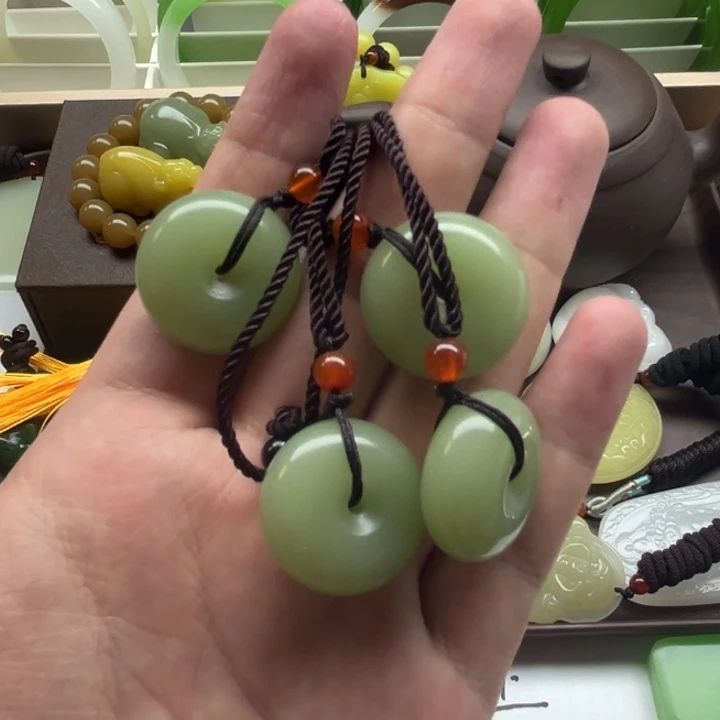 精品配饰吊坠挂件直播间选品