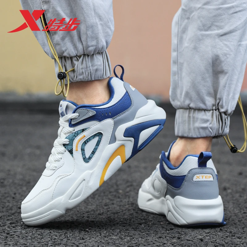 特步男鞋秋冬轻便减震运动跑步鞋官方正品耐磨皮面防水休闲鞋男款