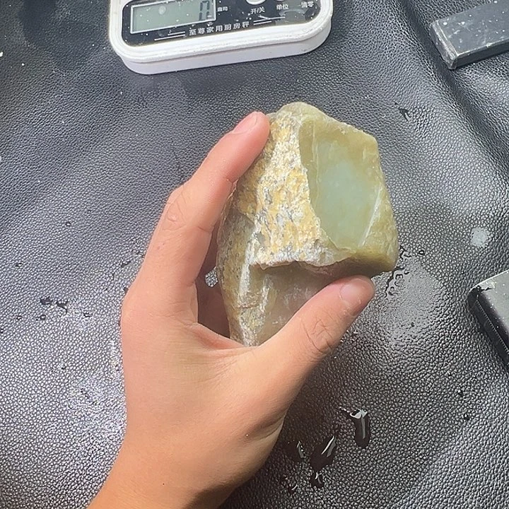 和田玉（糖玉）未镶嵌手镯