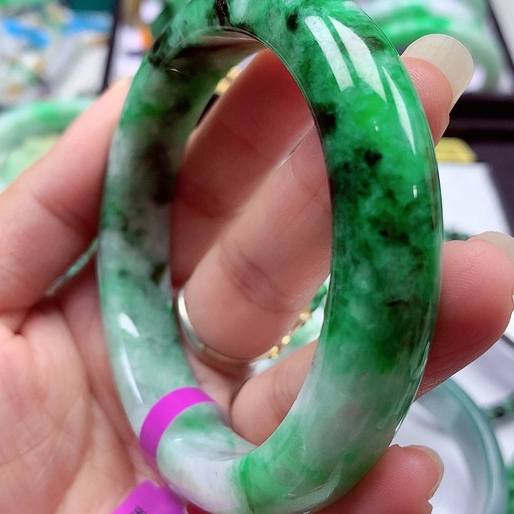翡翠未镶嵌手镯翡翠
