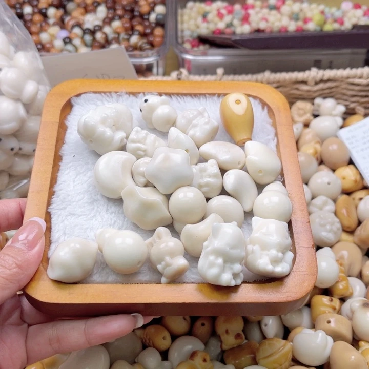 白玉菩提吊坠B/15-20mm/6颗白色瑕疵不售后